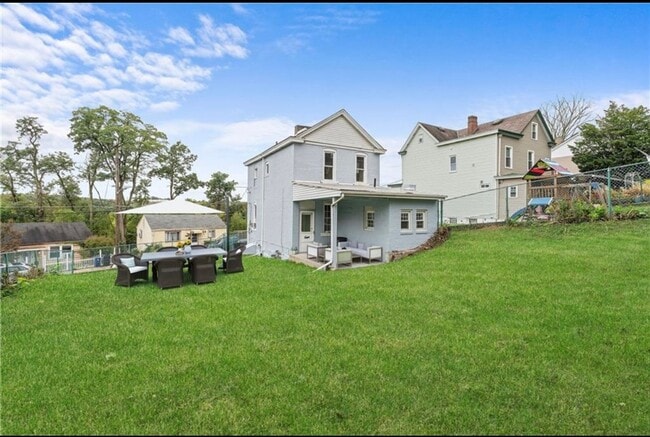 Foto del edificio - 2935 Devlin St