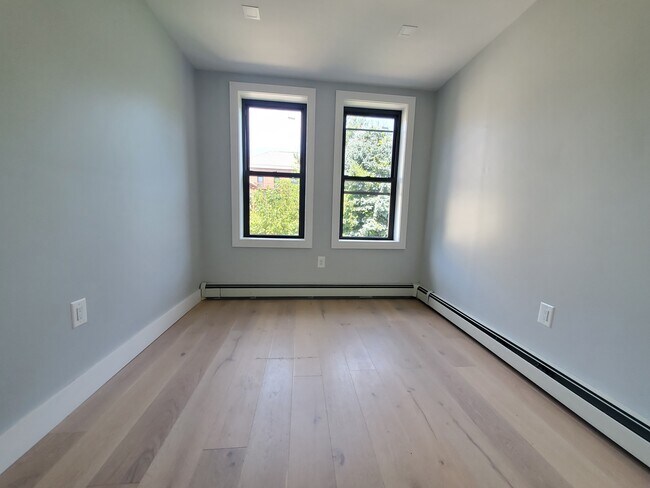 325 Avenida E 3 - 328 Avenue E