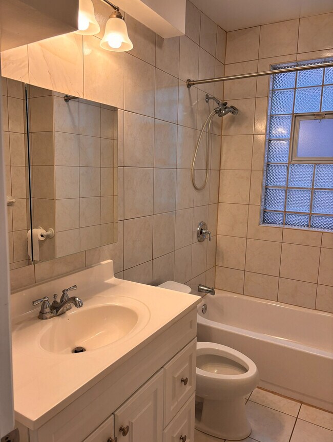 Foto del edificio - 4810 W Ainslie St