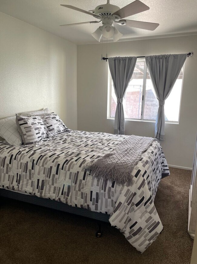 Building Photo - Furnished Condo