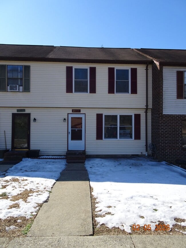 Building Photo - 285 Merrimac Trail