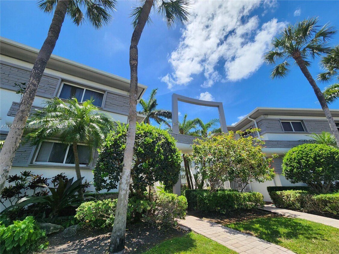 Foto principal - 1152 99th St