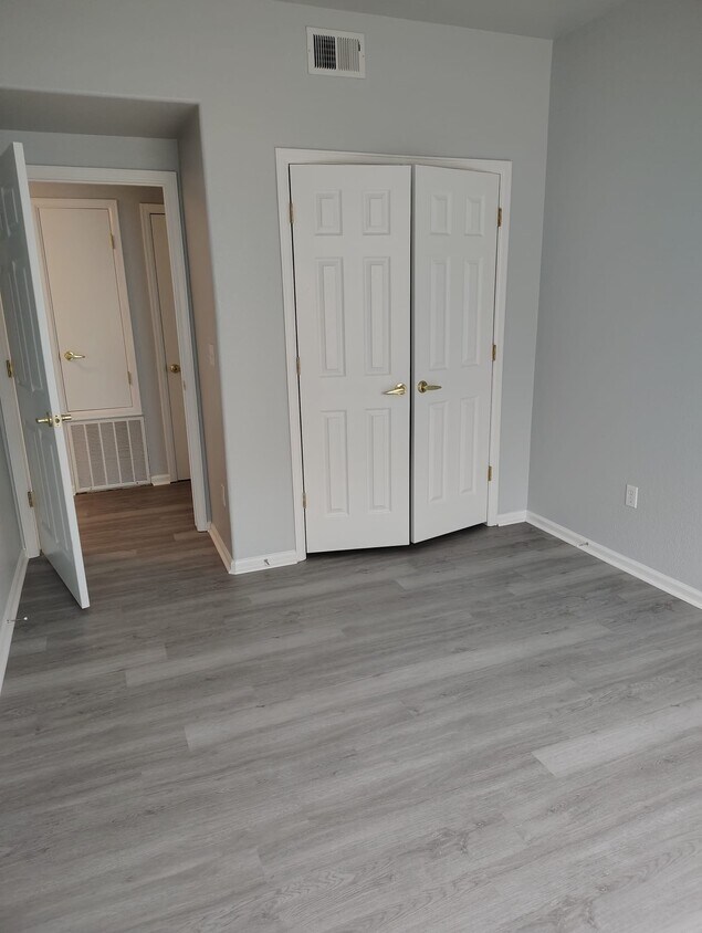 Foto principal - 15700 E Jamison Dr