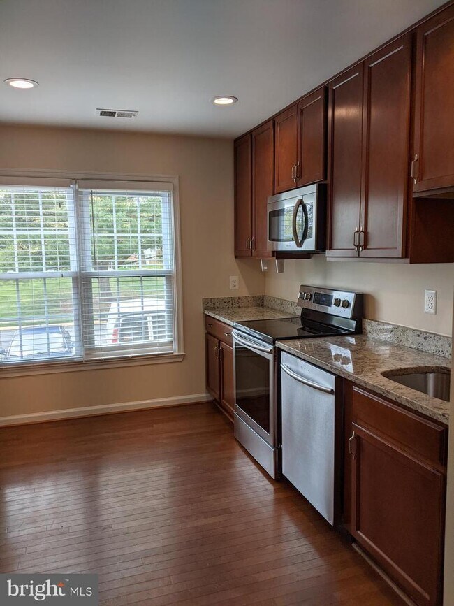 Building Photo - 7704 Brandeis Way