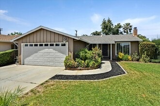 Building Photo - 1411 Santa Fe Dr