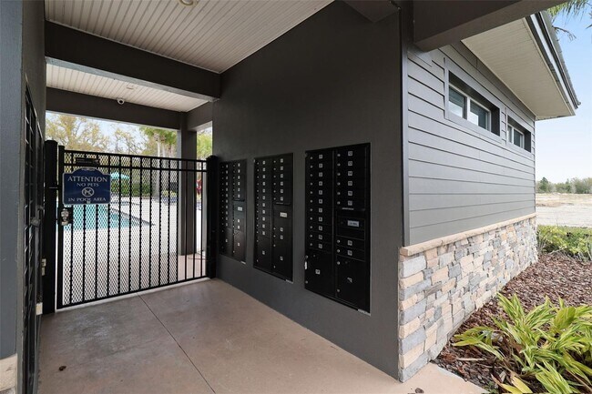 Foto del edificio - 28423 Pleasant Bay Lp