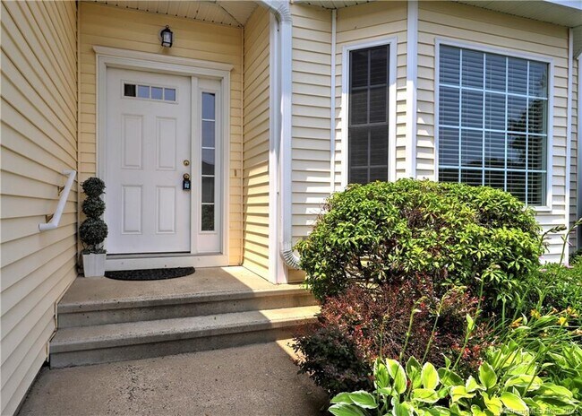 Building Photo - 79 Pondview Cir