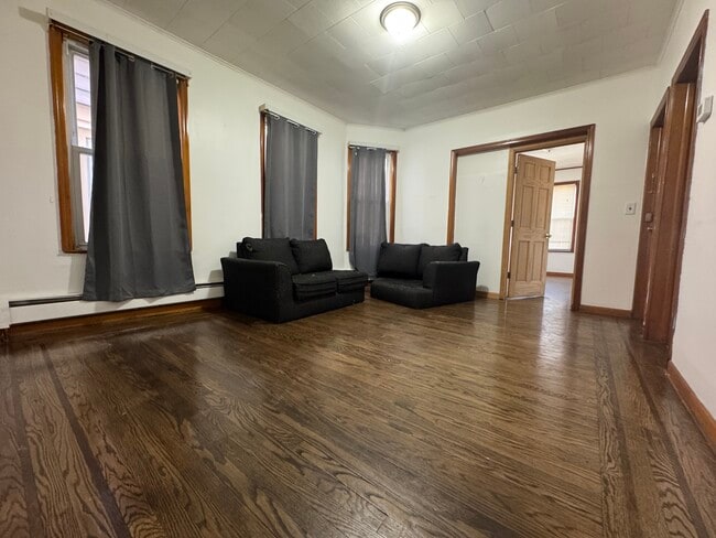 Foto del edificio - 82 E 18th St