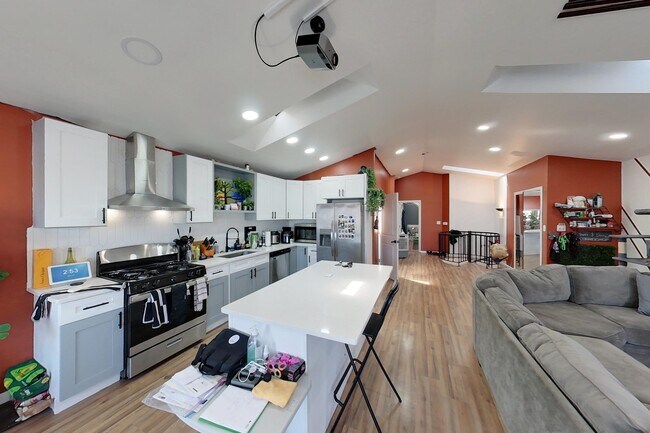 Foto del edificio - 33 Ridge Rd