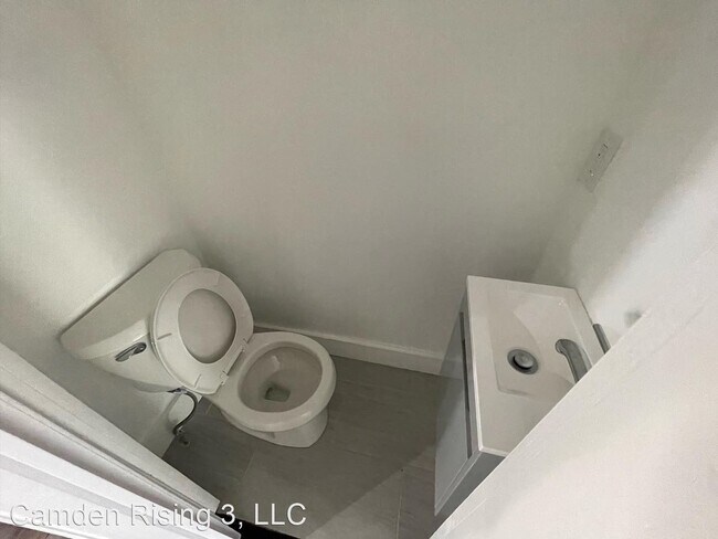 Building Photo - 5 br, 2.5 bath House - 1285 Lake Shore Drive