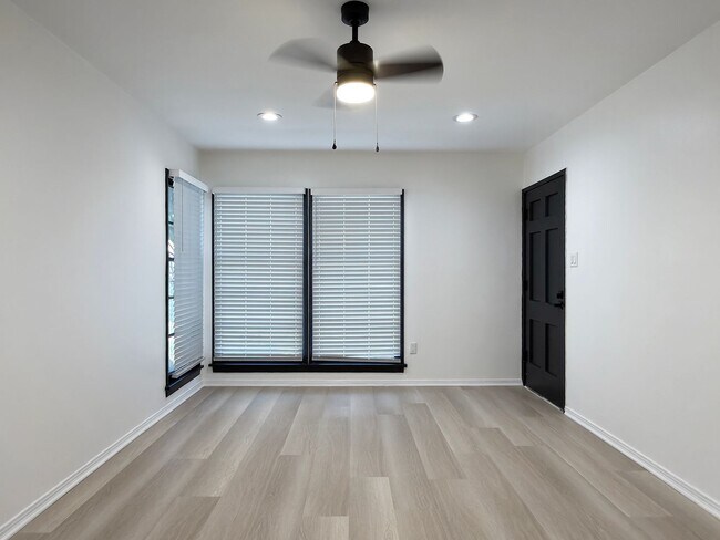 Foto del edificio - 4446 Linden Ave