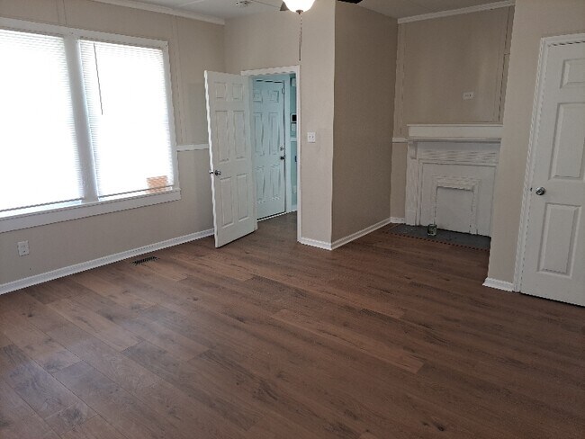 Foto del edificio - 1004 W 5th Ave