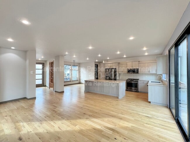 Building Photo - 2640 W Neff St