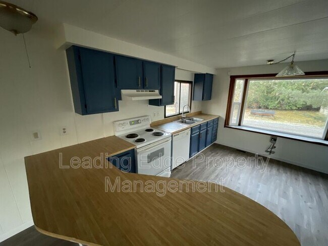 Foto del edificio - 2822 Old Hwy 99 North Rd