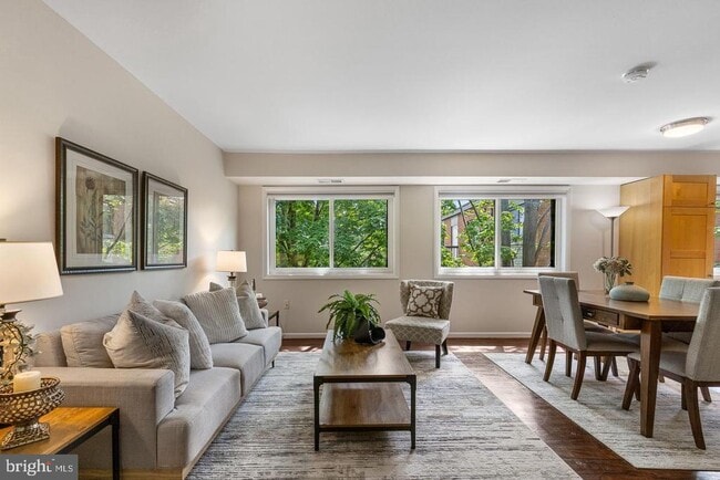 Foto del edificio - 3330 S 28th St