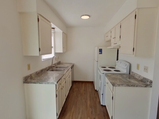 Foto del edificio - 3239 S Illinois St