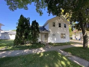 Building Photo - 636 Kickbusch St
