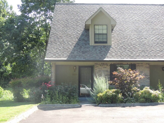 Charming 2-Bed, 2-Bath Townhouse in NW Kno... - Charming 2-Bed, 2-Bath Townhouse in NW Kno...