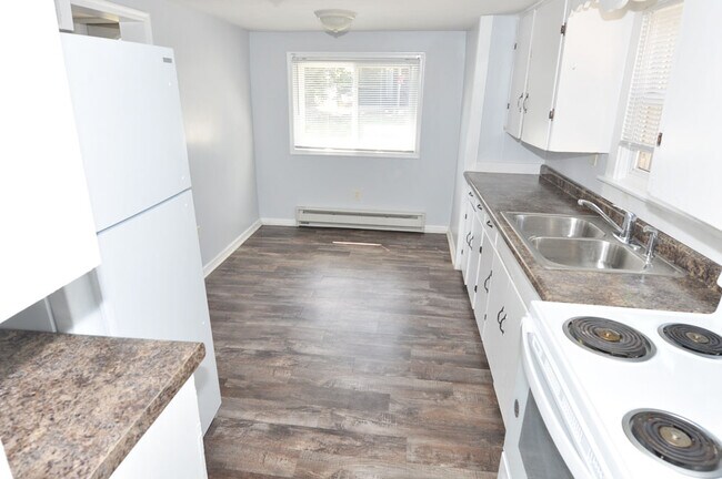 Building Photo - 139 N Bodmer Ave