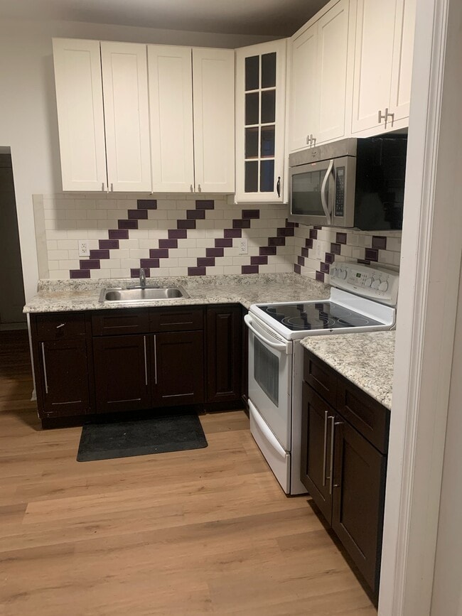 Building Photo - 867 N 50th St