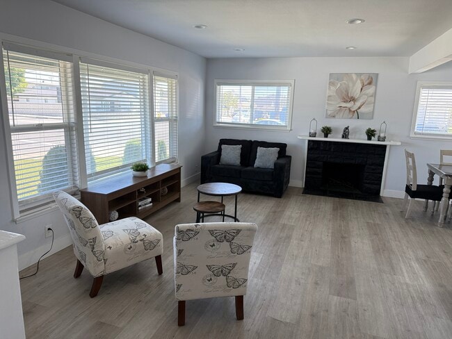 Foto del edificio - 13471 Jackson St