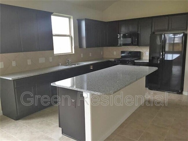 Foto del edificio - 16608 Spirit Lake Ct