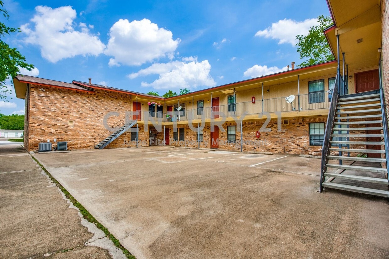 Well Maintained 2/2 in Denton For Rent! - Well Maintained 2/2 in Denton For Rent!
