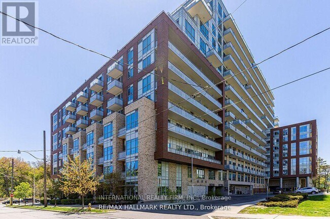 Photo du bâtiment - 1830 Bloor St W