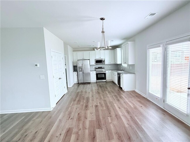 Building Photo - 409 McGinnis Cir