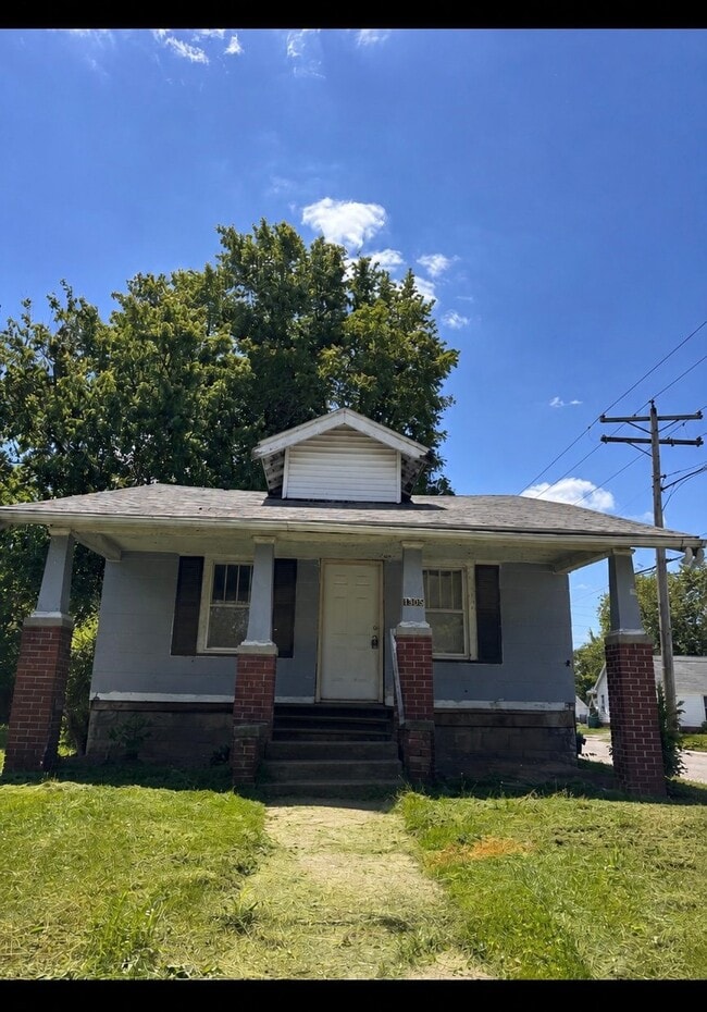 Building Photo - 1505 E Walnut St