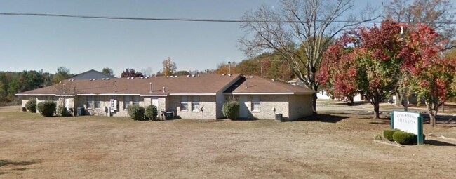 Building Photo - 5200 Highland Rd