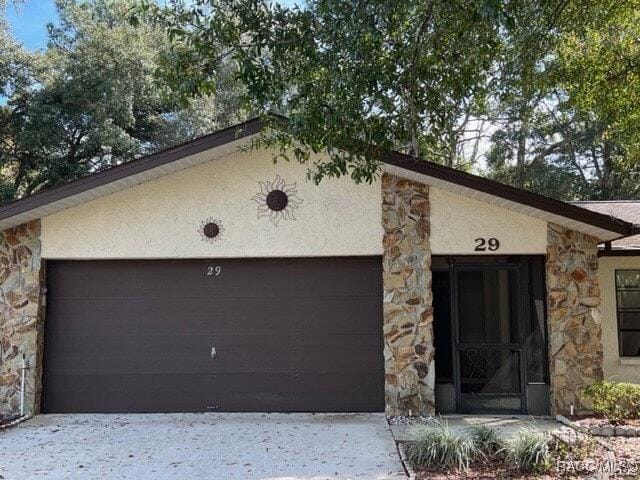 Building Photo - 29 Sycamore Cir