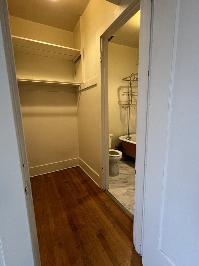 Foto del edificio - 1305 NE 45th St