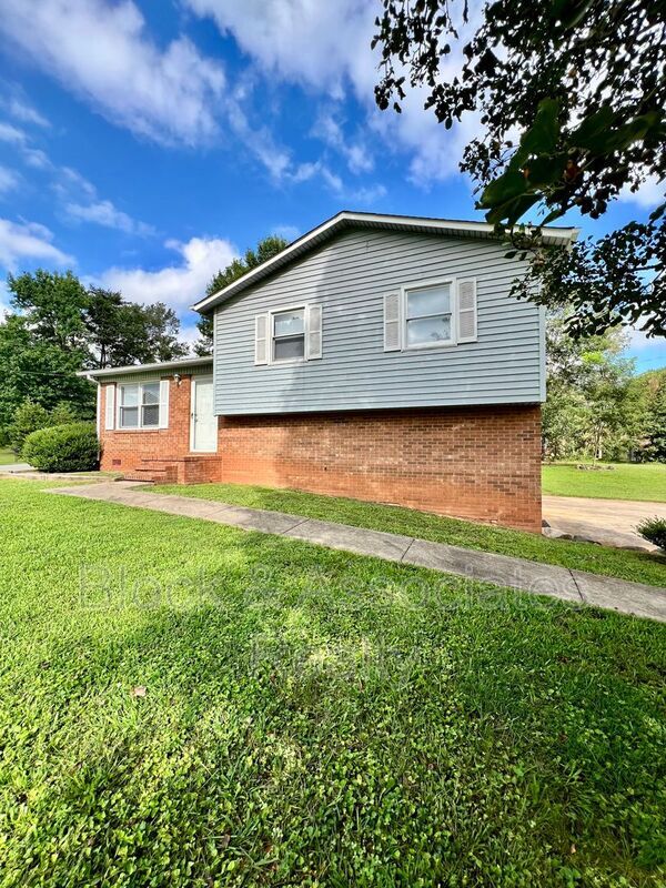 Building Photo - 5525 Remington Point Dr