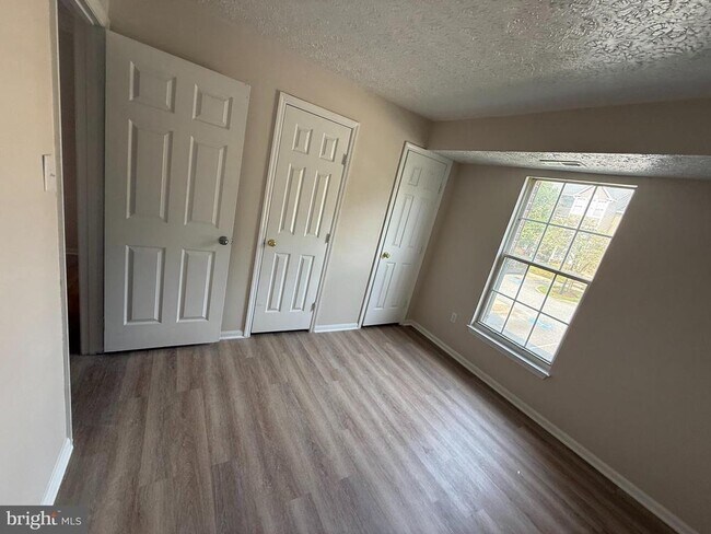 Foto del edificio - 900 Cedar Crest Ct N
