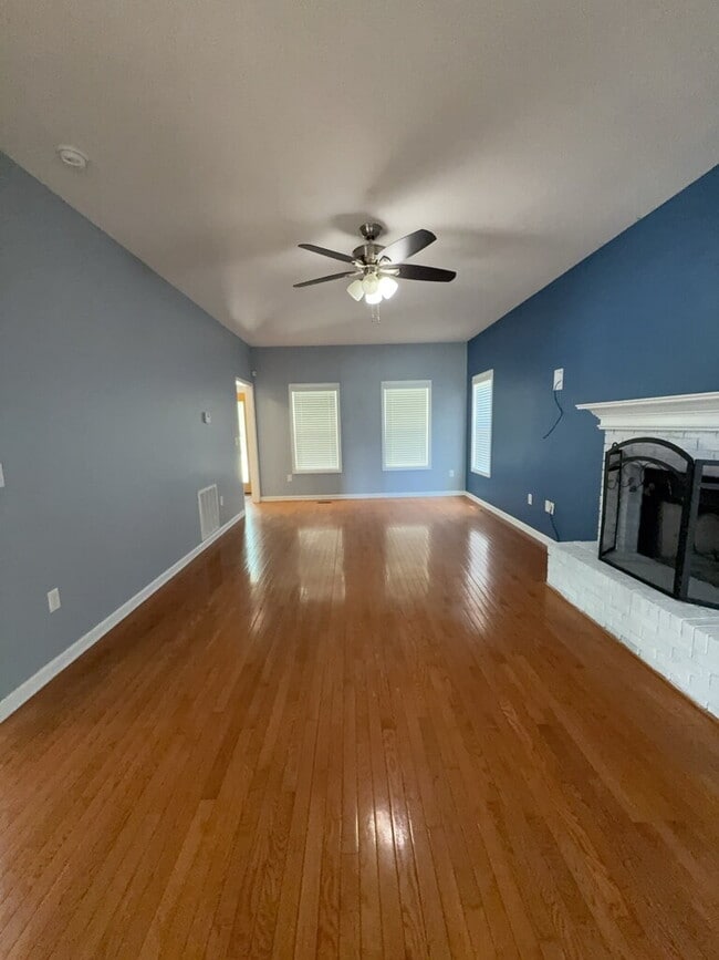 Building Photo - 151 Bayshore Dr