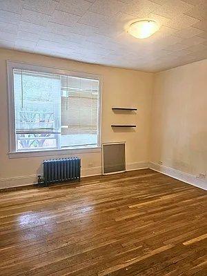 Foto del edificio - 3 bedroom in ASTORIA NY 11103