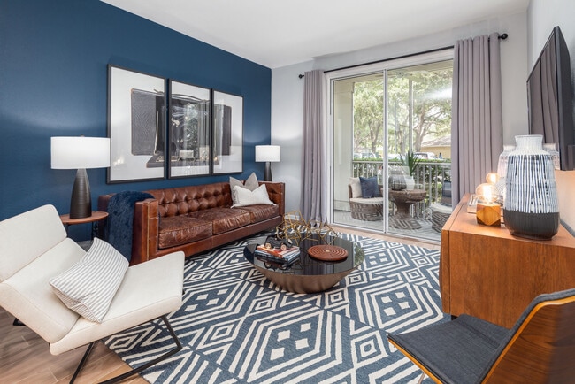 Building Photo - Luxe at 1820