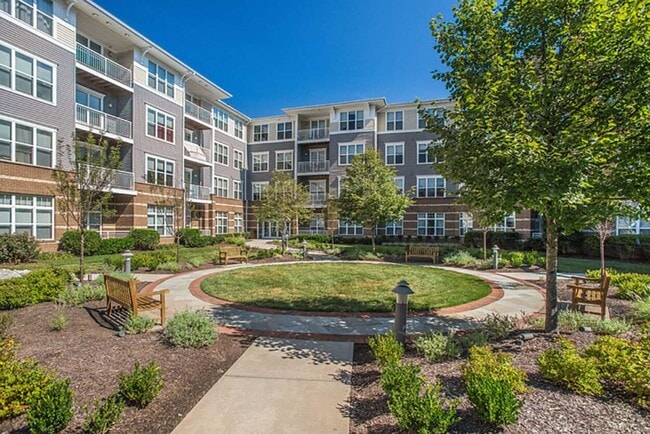 Building Photo - The Falls at Flint Hill