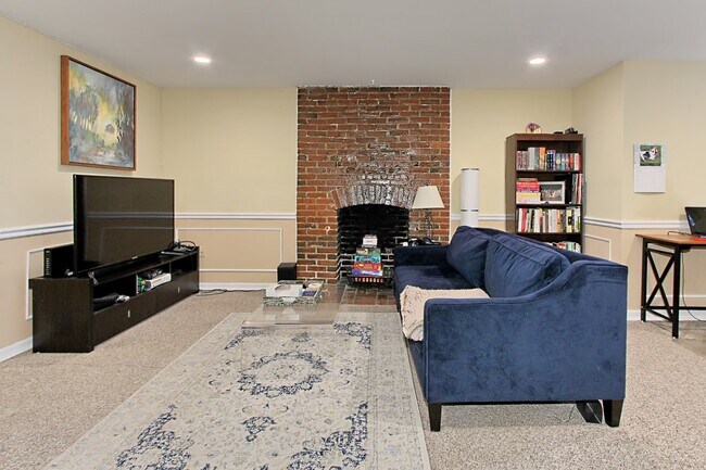 Foto del edificio - 1758 Swann St NW