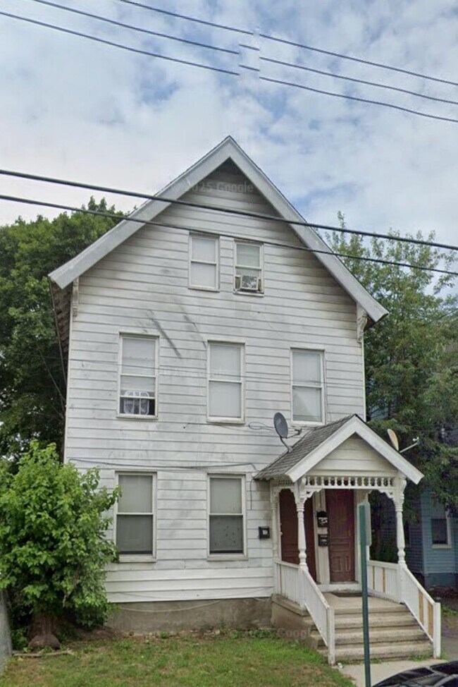 Building Photo - 357 Poplar St