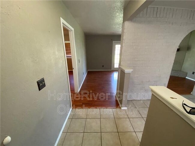 Building Photo - 1029 Cambridge Dr