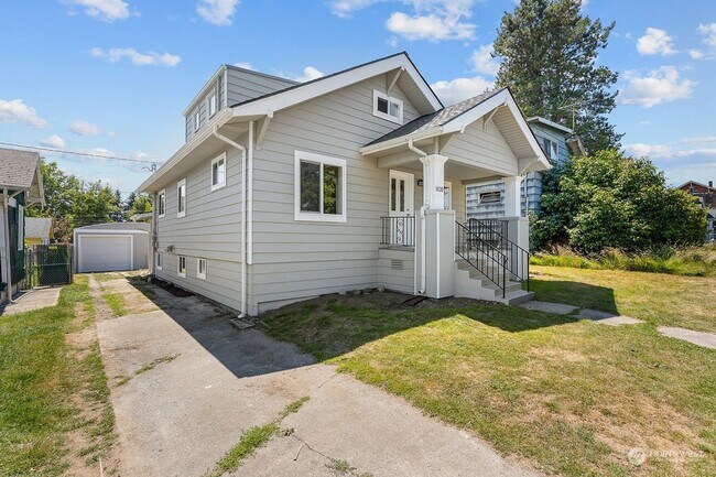 Building Photo - Updated South Tacoma Craftsman