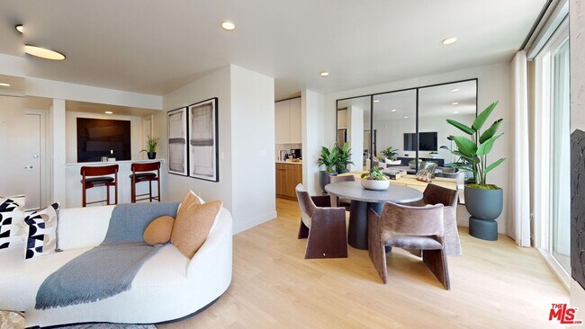 Foto del edificio - 13900 Panay Way