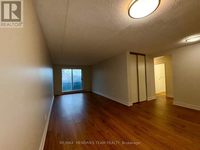 Photo du bâtiment - 16 Capner St