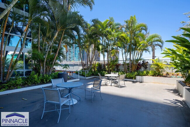 Foto del edificio - 909 Kapiolani Blvd