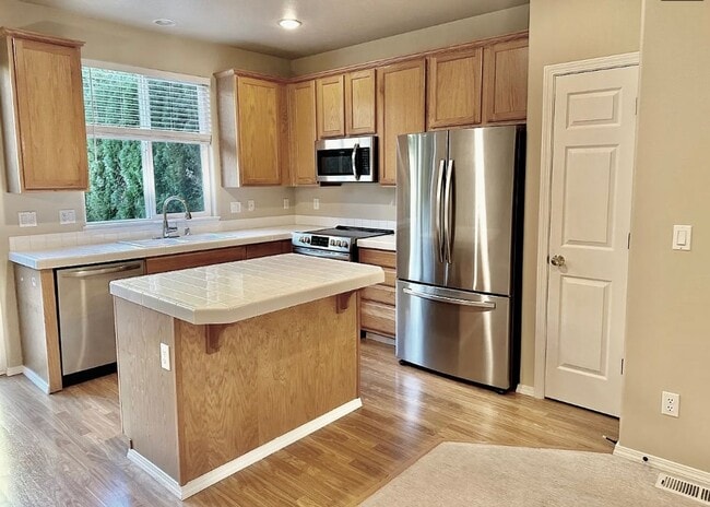 Foto del edificio - The Townhome That Ticks Every Box: Space, Privacy, and Location!