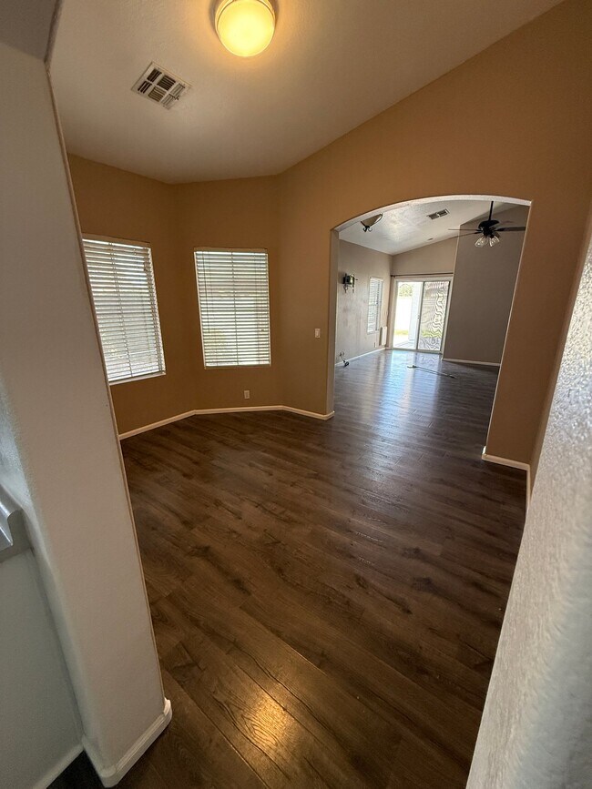 Foto del edificio - 17617 N Larkspur Ln