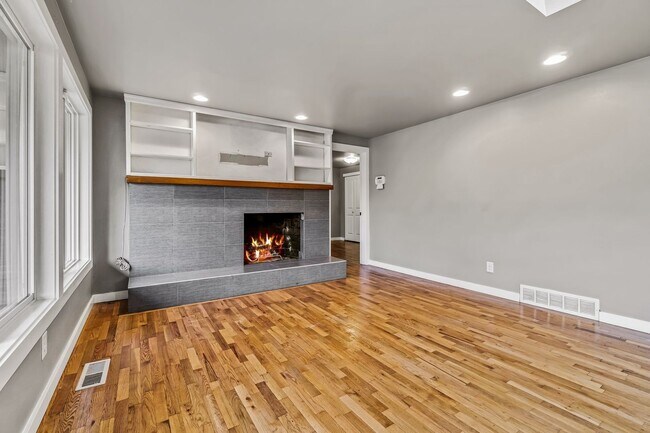 Building Photo - 1509