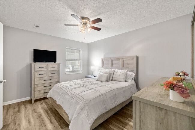 Building Photo - Blue Ridge Apartments